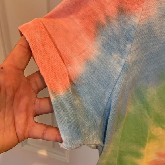 T.La V-Neck Tie Dye T-shirt - Picture 3 of 7